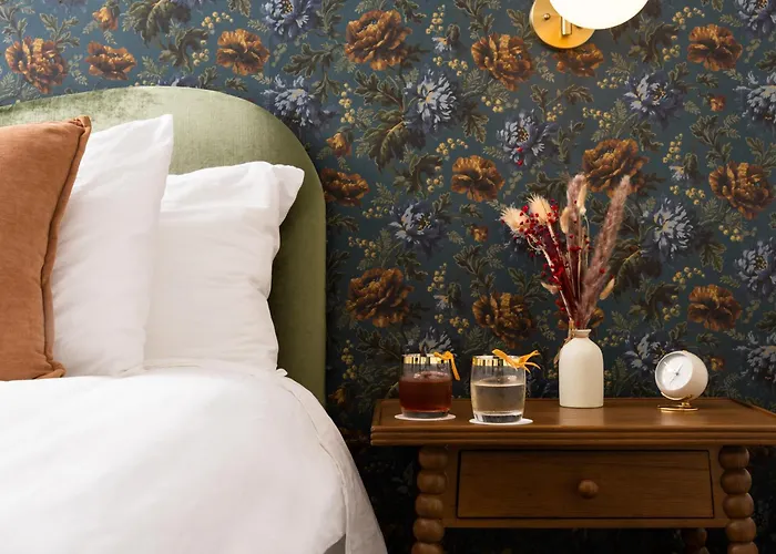 Petit Soleil - Bed, Breakfast And Bar