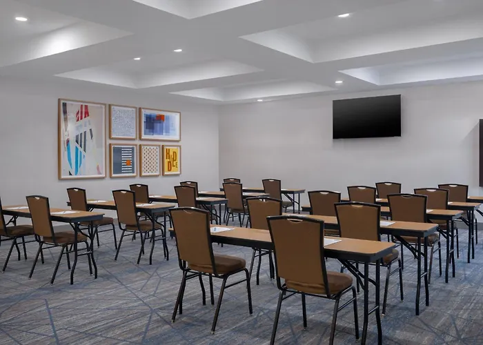 Holiday Inn Express Hotel & Suites Prattville South By Ihg