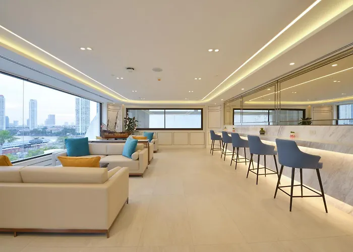 Centre Point Plus Silom - Newly Renovated