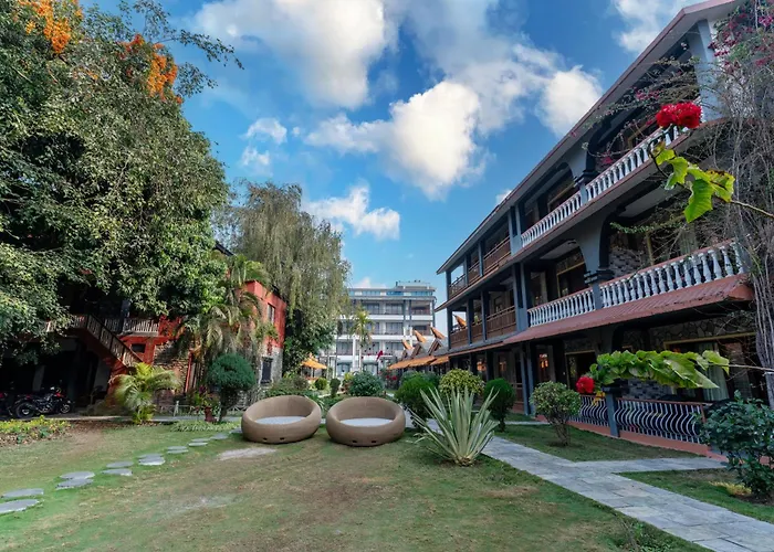 Family Hotel: Lake View Resort