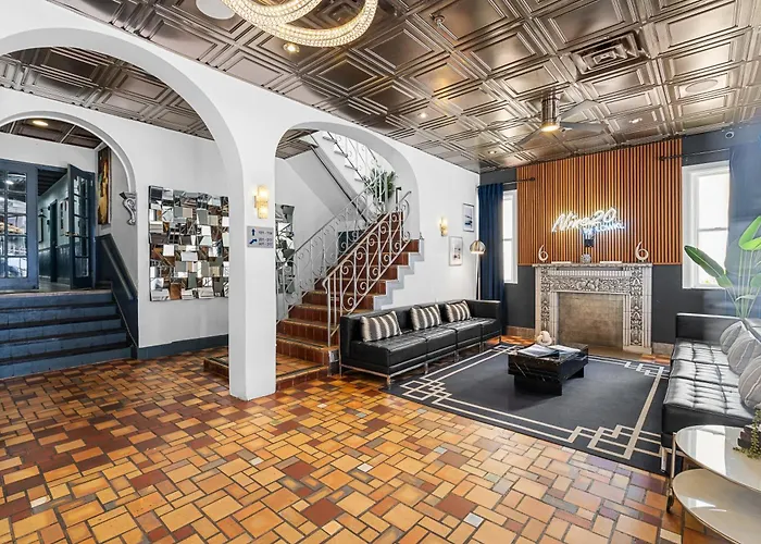 Nine20 Collins Apartments By Lowkl