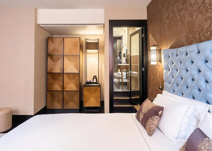 Resort: The Venice Times