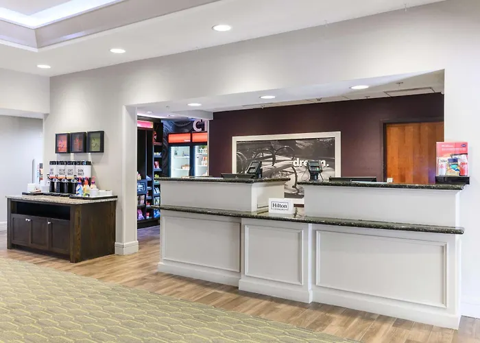 Hampton Inn & Suites Hartford-Manchester