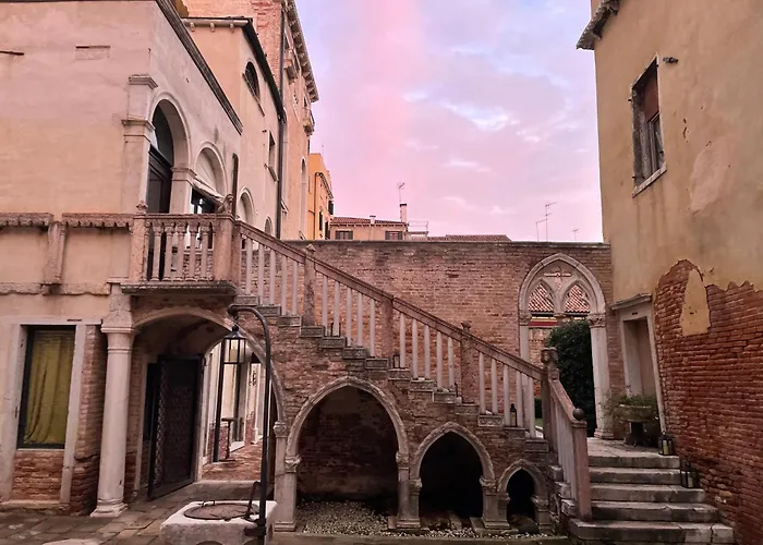 Apartahotel: Palazzo Contarini Della Porta Di Ferro