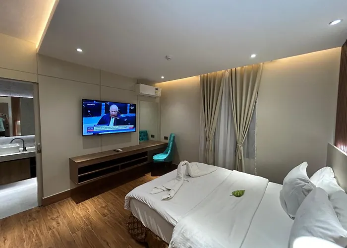 Hotel with pool: Dm Residente Hotel Inns & Villas