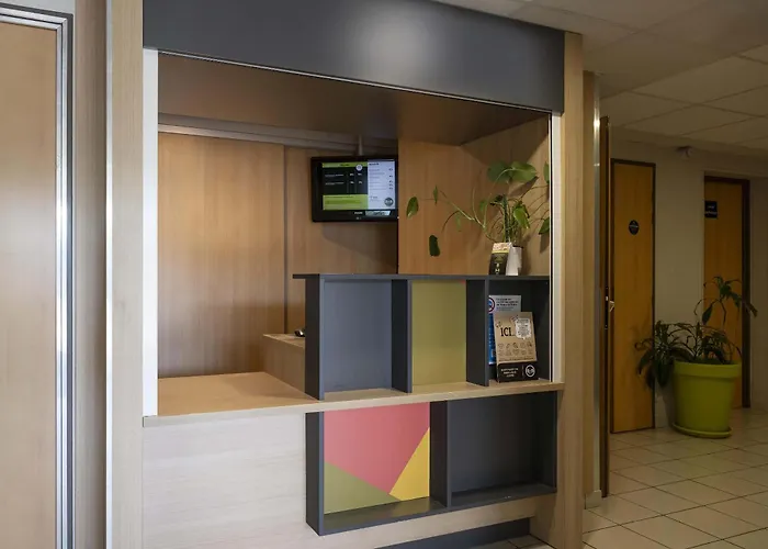 B&B Hotel Pau Lescar