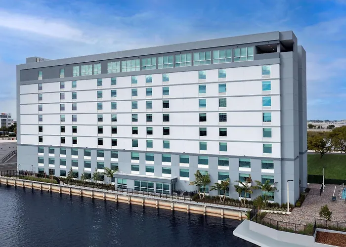 Family Hotel: Tru By Hilton Miami Airport South Blue Lagoon, Fl