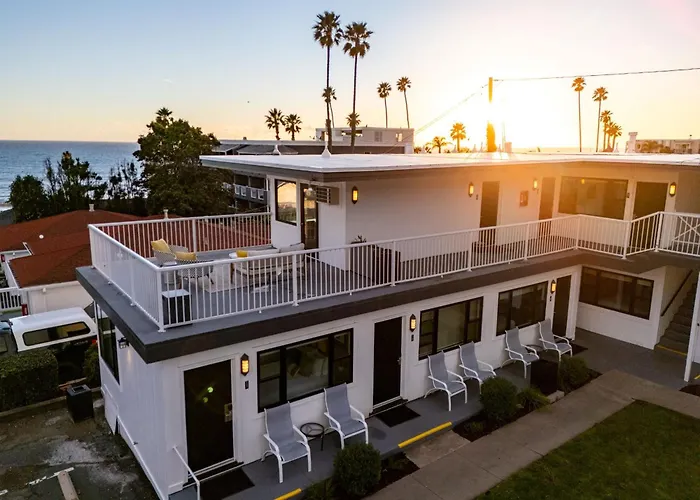 Tides Oceanview Inn And Cottages