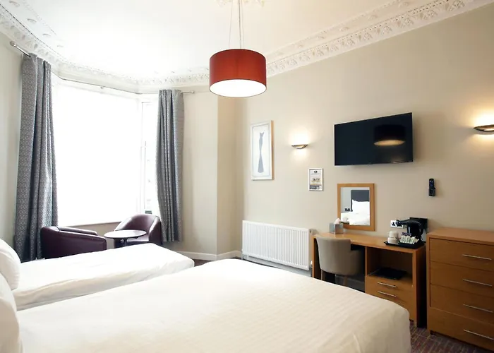 Central hotel: Kelvingrove Hotel - Sauchiehall St