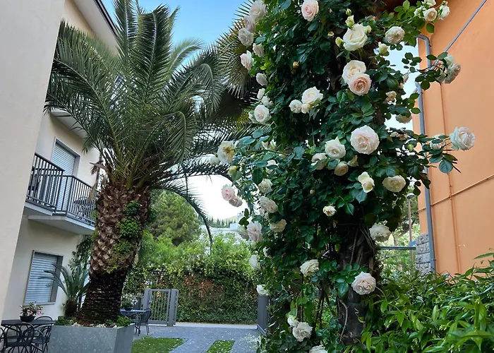 Villa Phoenix - Lake Apartments