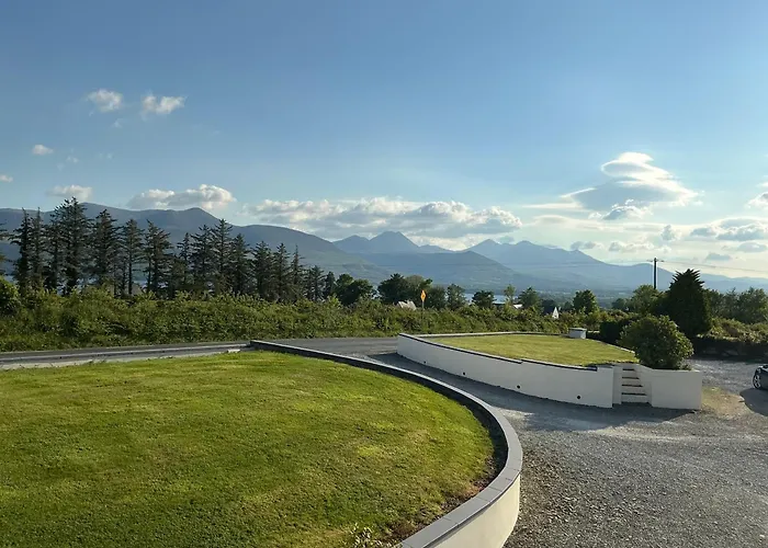 Vacation rental: Arbutus Lodge