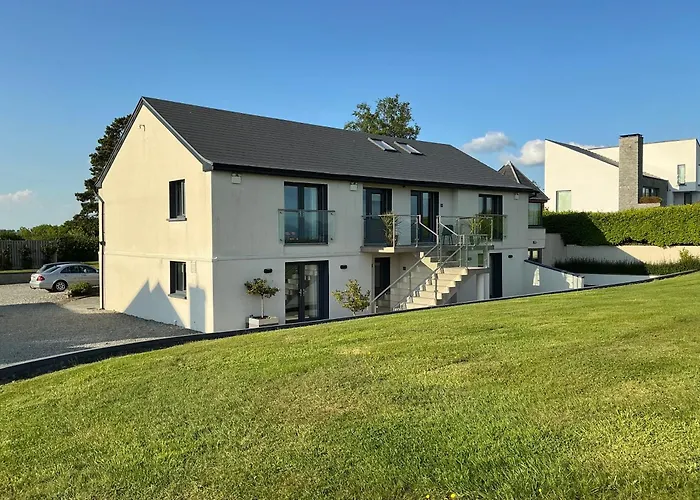 Vacation rental: Arbutus Lodge