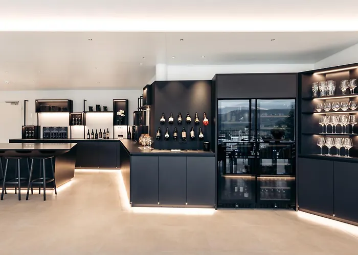 Hotel con piscina: Villa Weingarten