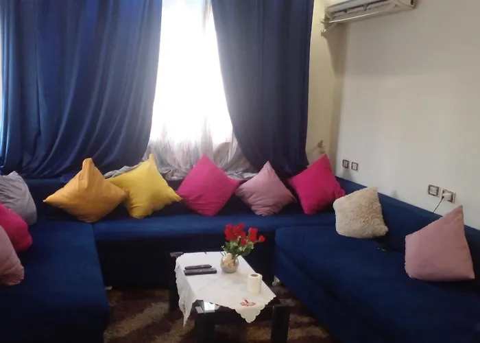 Hotel near College: Town View Hotel