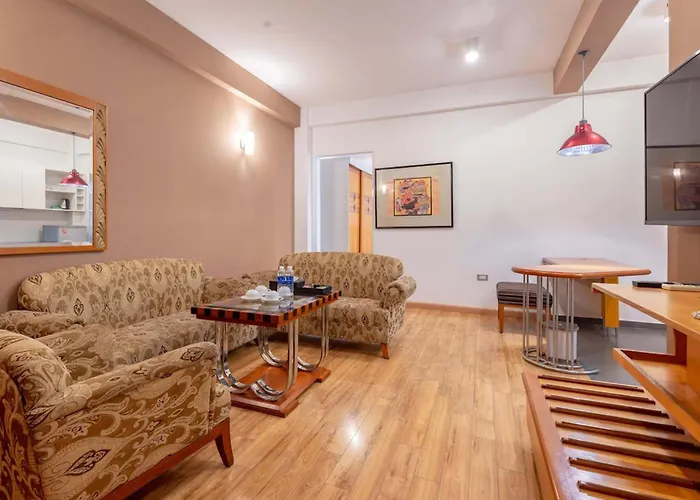 Golden Sunshine Villa And Travel