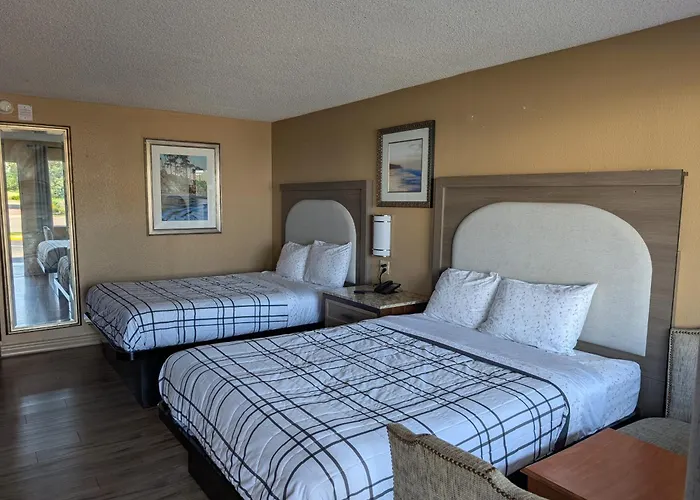 Airport Hotel: Express Inn