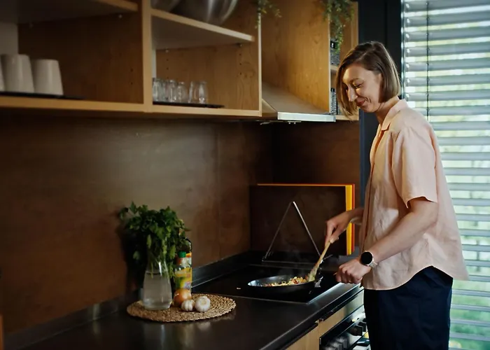 Hotel near College: Meininger Hotel Heidelberg Hauptbahnhof