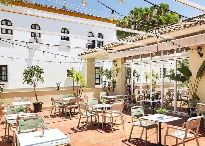 Hotel que admite mascotas: Ibis Sevilla