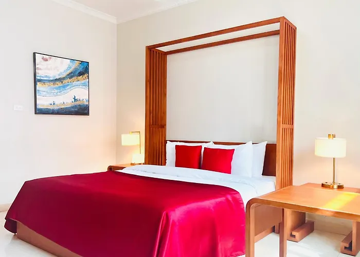 Сity center hotels Golden Bay By Marine Parade