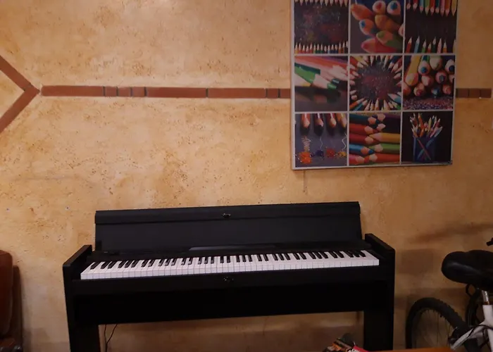 Hotel cerca del colegio: La Petite Auberge De Saint-Sernin