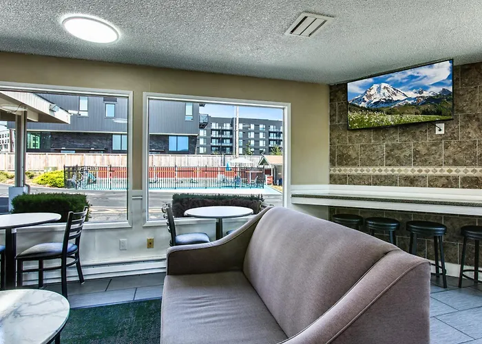 Motel: Coachman Inn