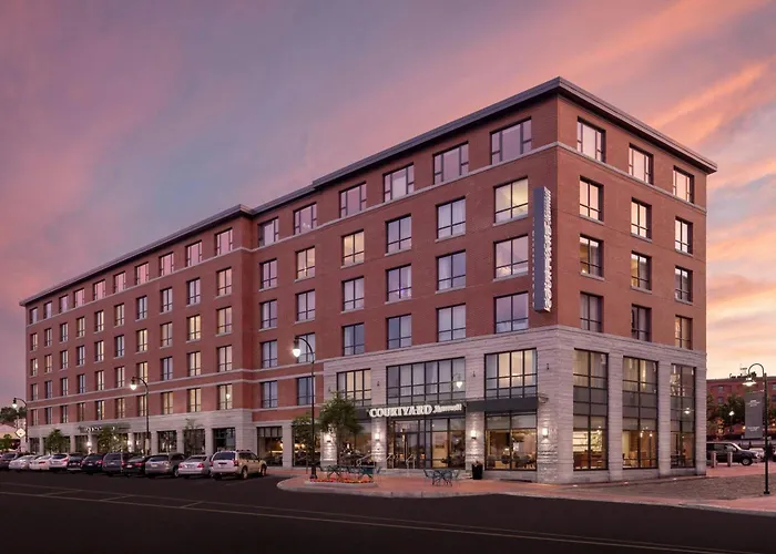 Courtyard By Marriott Portland Downtown/Waterfront