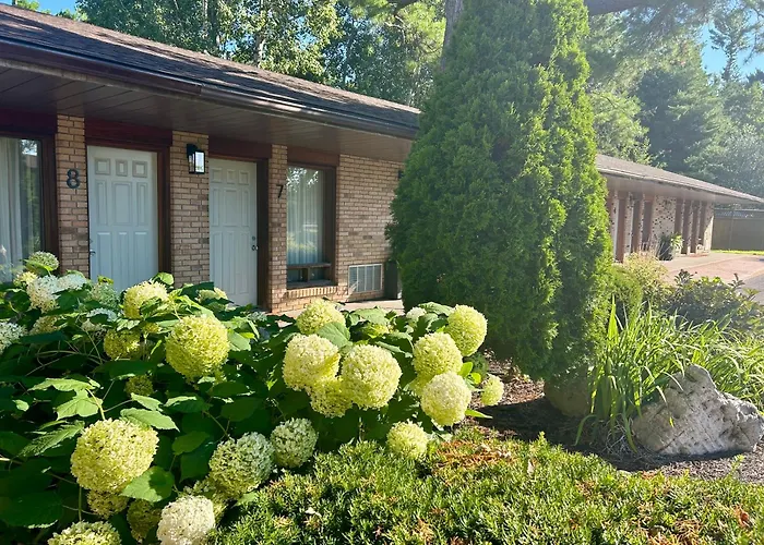 B&B only: Rideau Heights Inn