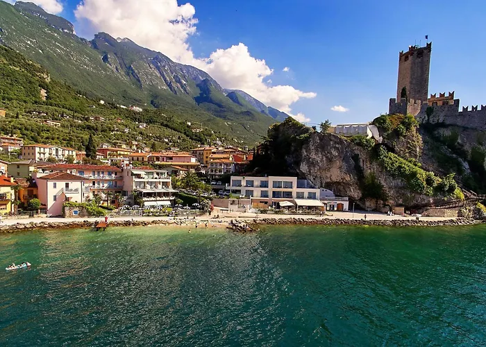  Castello Lake Front