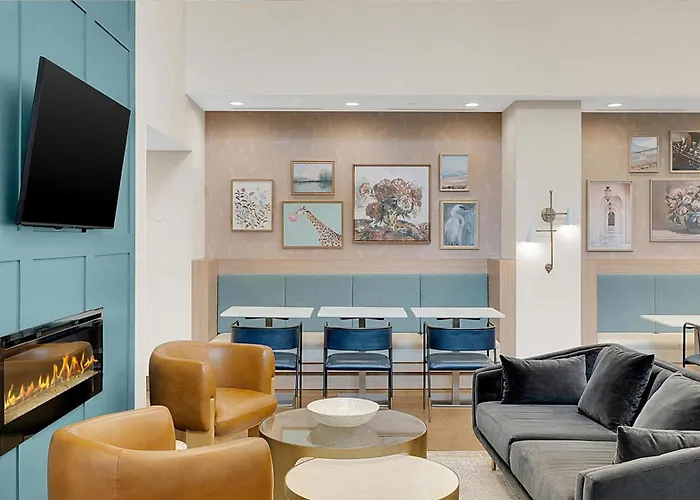 Hotels with pool Hampton Inn & Suites By Hilton Toronto Markham