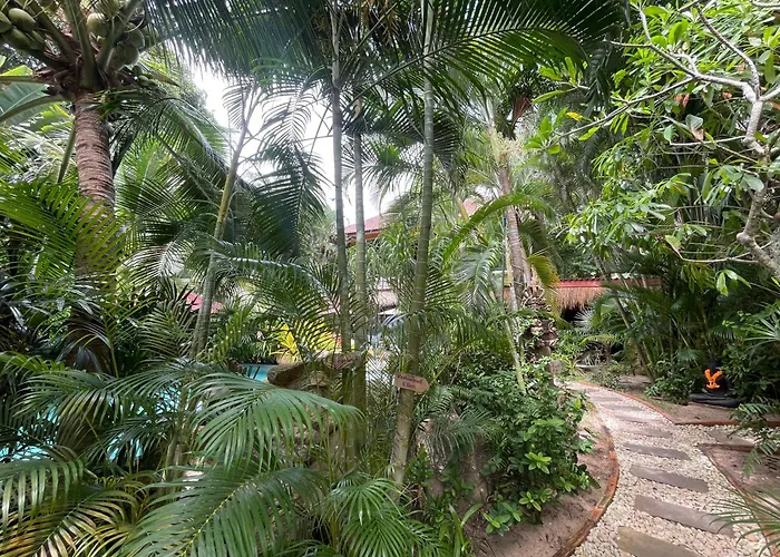 Guest house: Jade Cottages