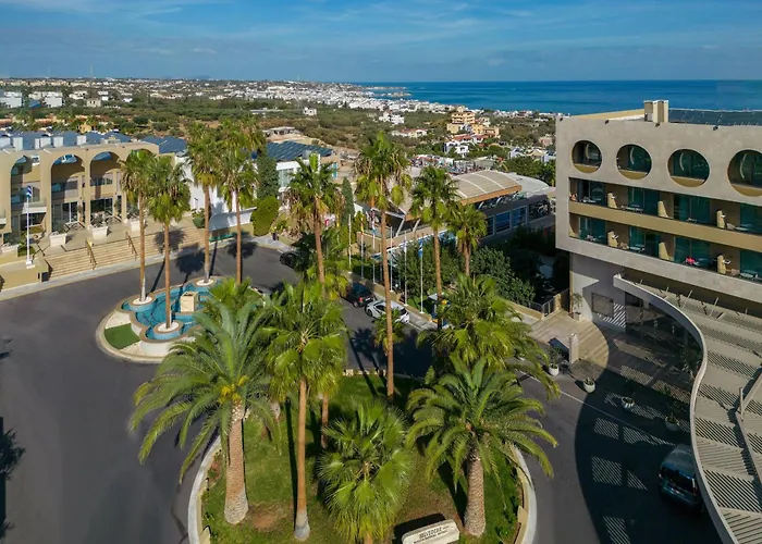 Pet Friendly hotel: Royal & Imperial Belvedere Resort