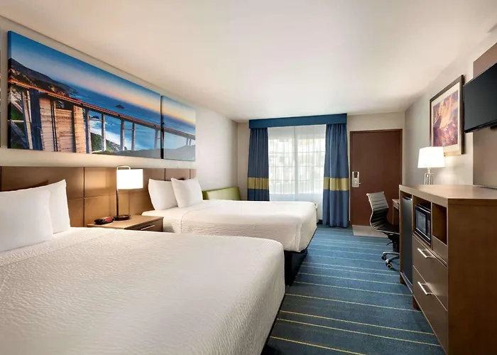 Family Hotel: Days Inn & Suites By Wyndham Anaheim At Disneyland Park