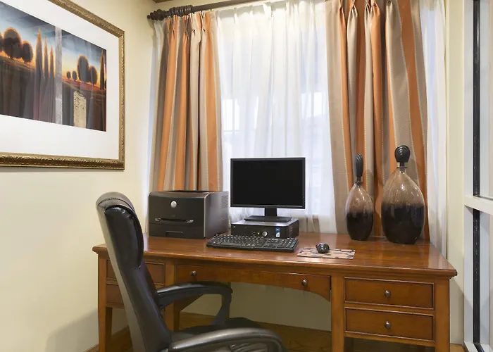 Hotel with pool: Country Inn & Suites By Radisson, Rochester, Mn