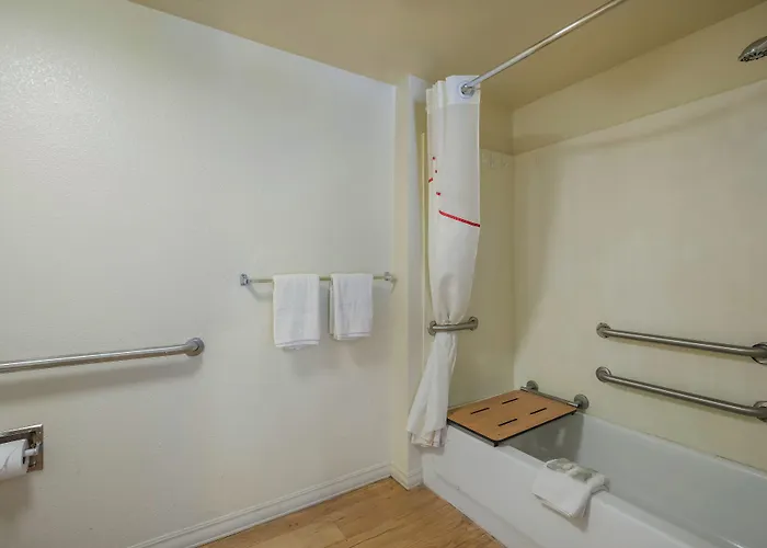 Cheap hotel: Red Roof Inn Atlanta South - Morrow