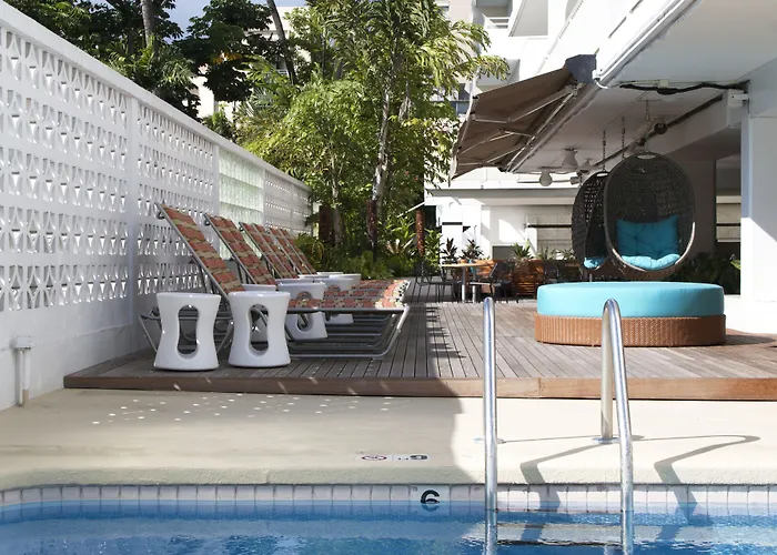 Romantic hotel: Oasis Hotel Waikiki