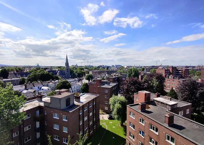 Hotel central: Clayton Hotel Burlington Road