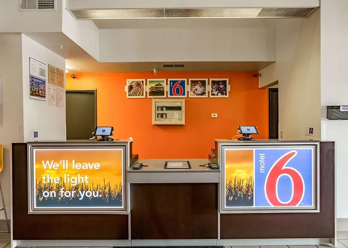 Motel 6-, Mt