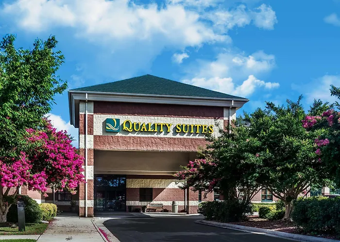 Hotel: Quality Suites Lake Wright - Norfolk Airport