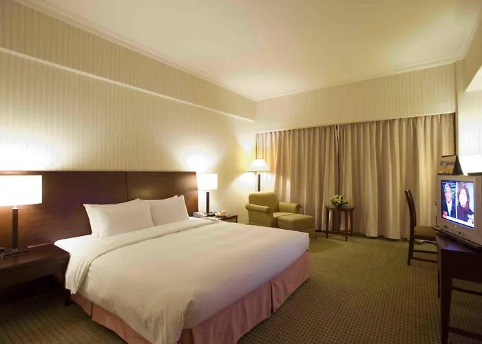 Luxury hotel only: Caesar Park Hotel Taipei