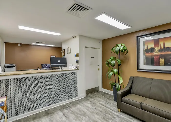 Motels Wake Inn