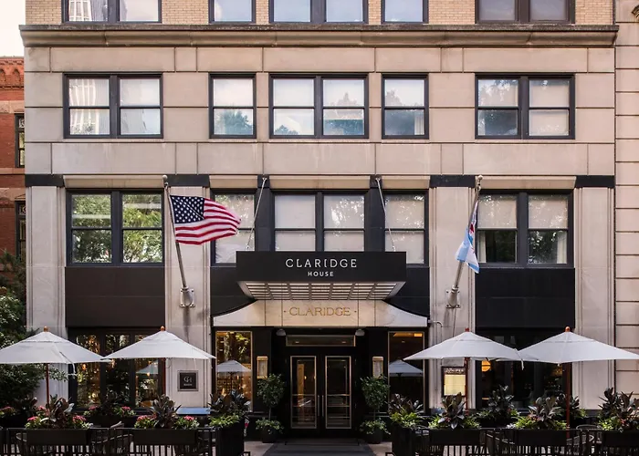 Family Hotel: Claridge House Chicago, Tapestry Collection By Hilton