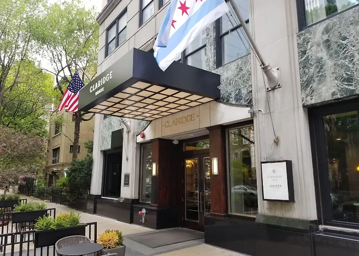 Family Hotel: Claridge House Chicago, Tapestry Collection By Hilton