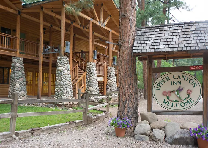 Upper Canyon Inn & Cabins