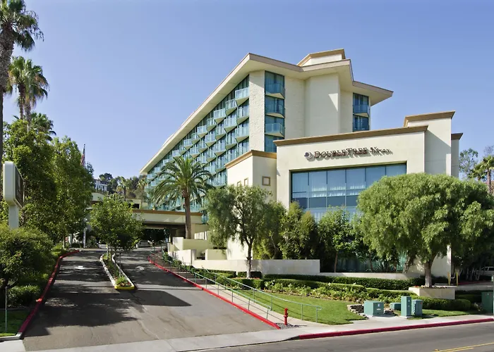 Hotels with pool Doubletree By Hilton San Diego Circle