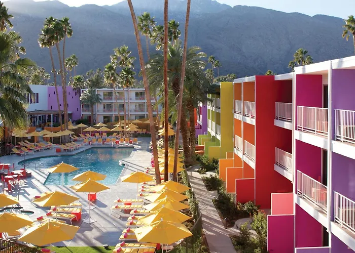 Family Hotel: The Saguaro Palm Springs