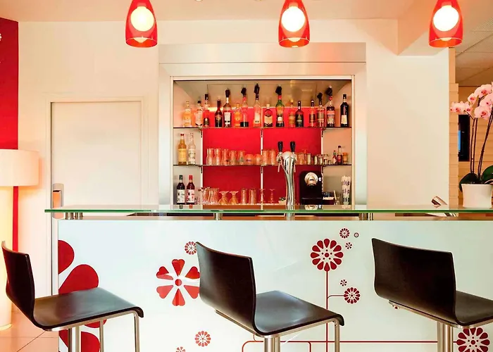  Ibis Senlis