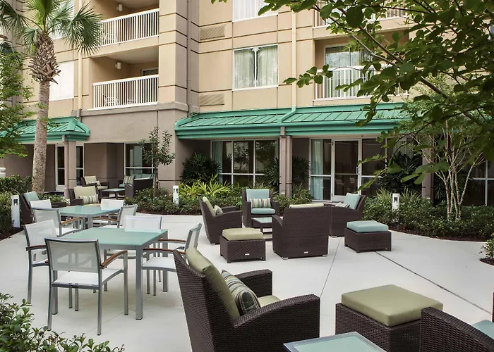 Courtyard By Marriott Downtown