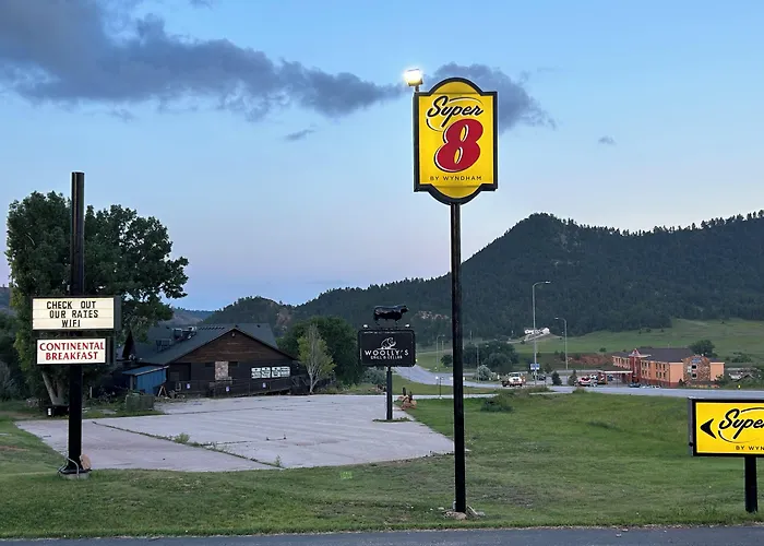 Motels Super 8 By Wyndham Hot Springs