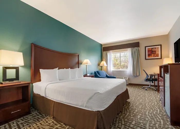 Cheap hotel: Surestay Plus Hotel By Best Western Topeka
