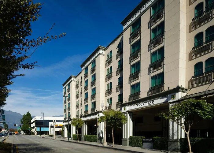 Courtyard By Marriott Los Angeles Old Town